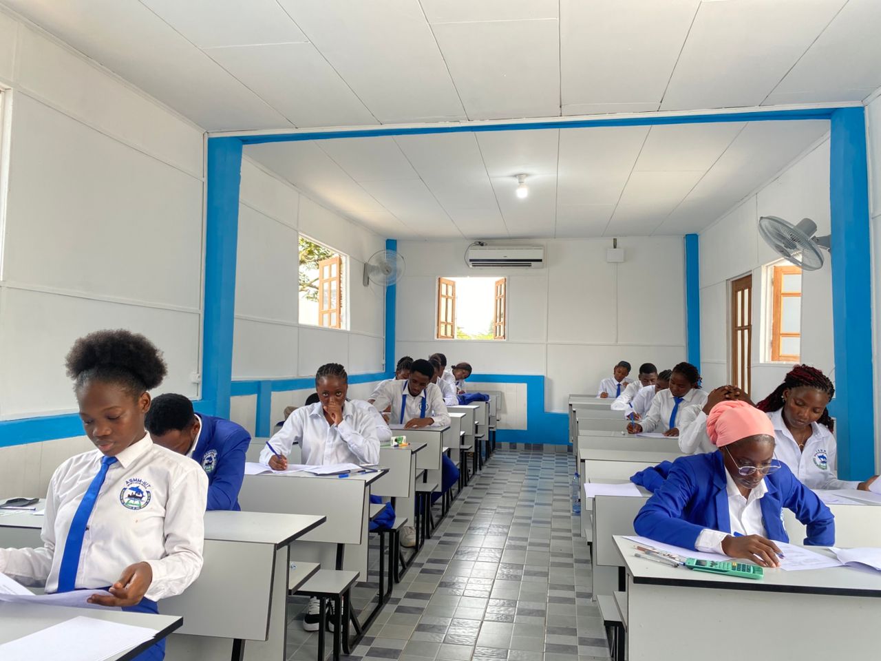 Amphithéâtre ISMM étudiants en cours